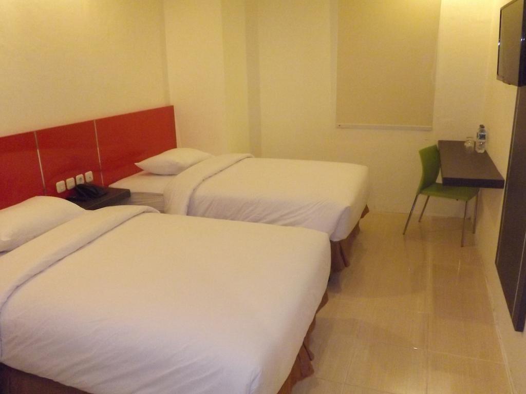 Quin Centro Hotel Palembang Exteriör bild