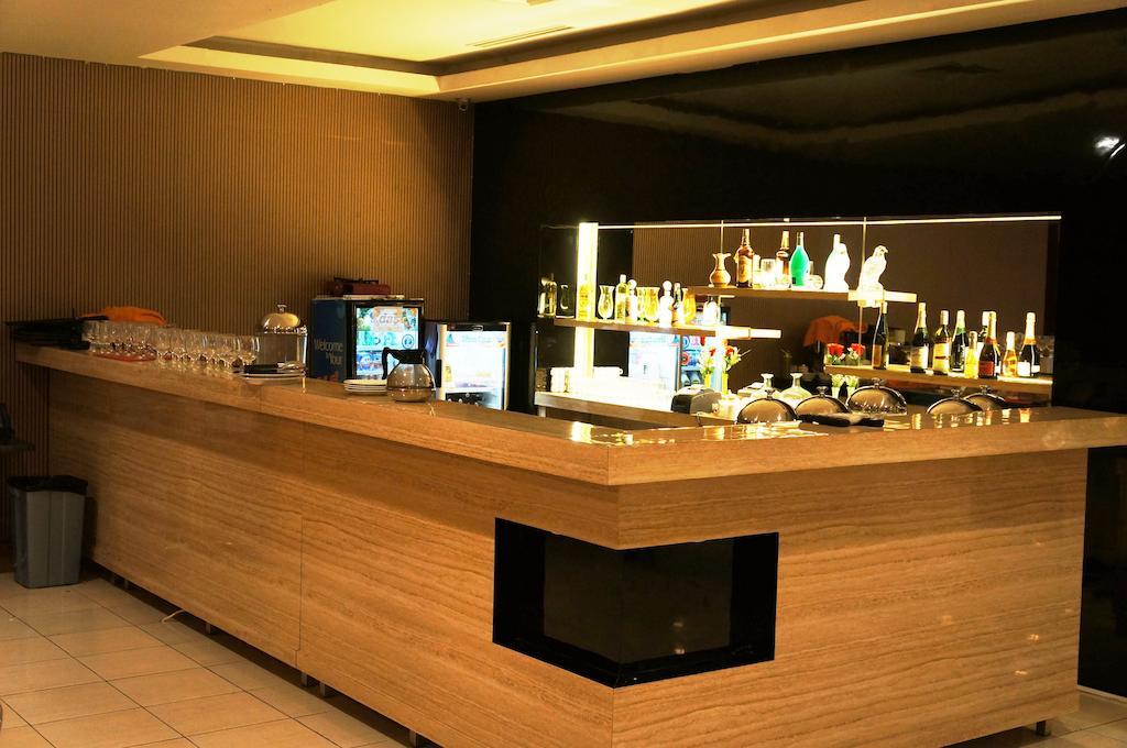 Quin Centro Hotel Palembang Exteriör bild
