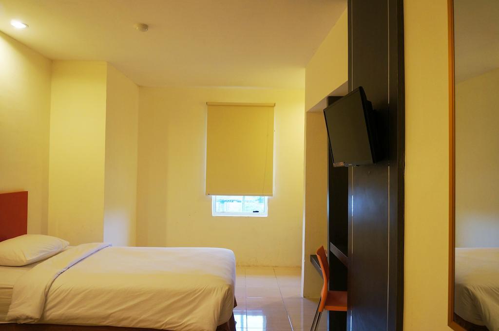 Quin Centro Hotel Palembang Exteriör bild