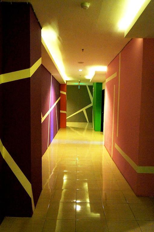 Quin Centro Hotel Palembang Exteriör bild