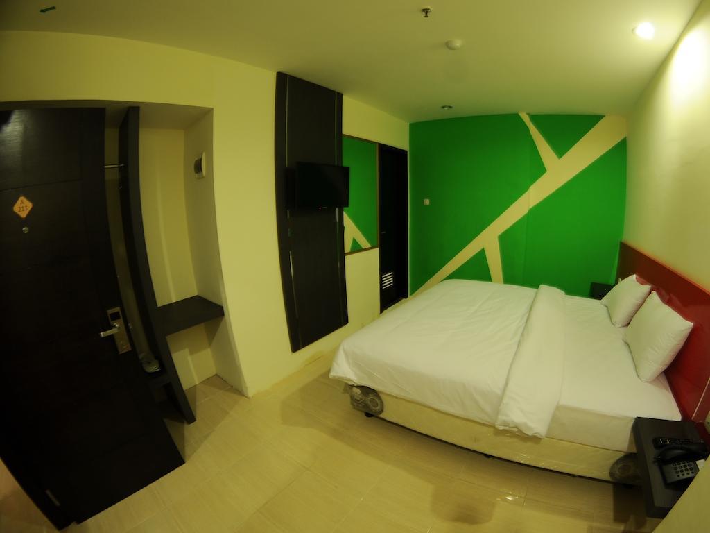 Quin Centro Hotel Palembang Exteriör bild